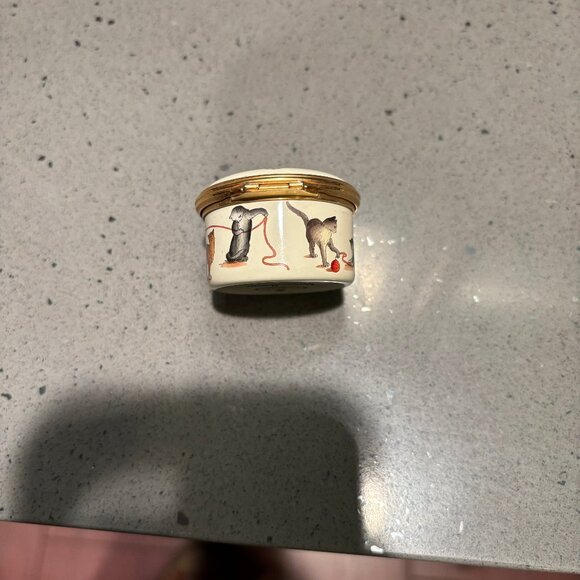 Never used Halcyon Days kitten/cat enamel trinket box - Picture 5 of 9